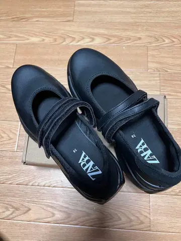 ZARA 통굽 스니커즈 샌들 블랙 38