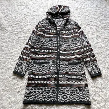 네이티브 무늬 울 혼방 후드 부착 니트 가디건 (F) 차콜 그레이