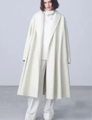 새상품급 에브르 리버 멜톤 코트 36 사이즈 2023AW