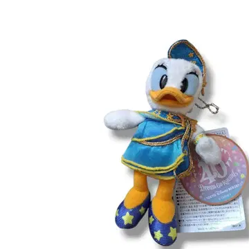 새상품 TOKYO DISNEY RESORT 데이지 40주년 인형 배지