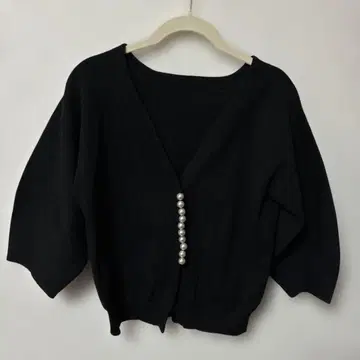 블랙 펄 버튼 오부 소매 니트 가디건