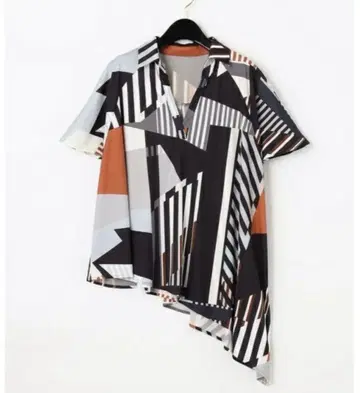 새상품급 그레이스 콘티넨탈 불규칙한 밑단 기하학 패턴 반팔 셔츠 캐주얼