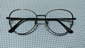 일본산 블랙 컬러 원 브릿지 메탈 프레임 미사용품