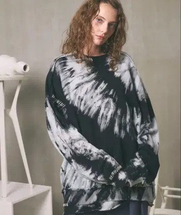 MAISON SPECIAL UNISEX 타이다이 오버 사이즈 맨투맨