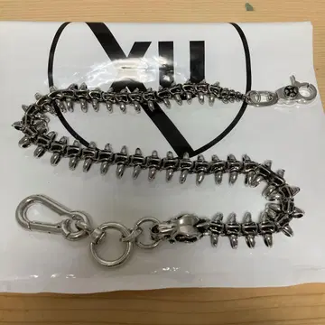 xu dog 스컬 모티브 실버 지갑 체인