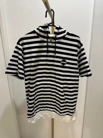 스트라이프 후드 부착 후드티 S 사이즈