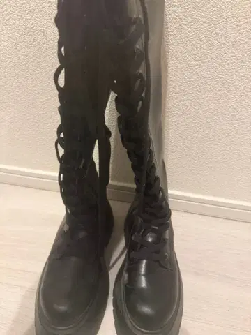 블랙 레이스업 롱 부츠 SLY