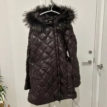 TATRAS 타트라스 다운 코트 벨트 부착 퍼 부착