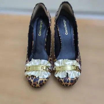 초특가! 새상품급 귀여운 레오파드 무늬 펌프스