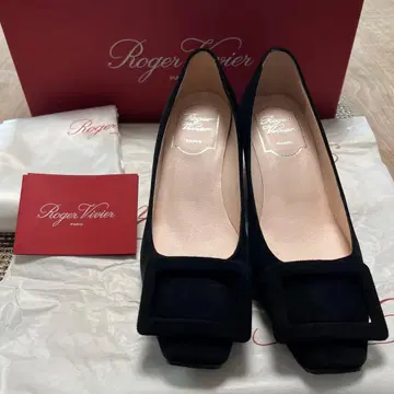 로저 비비에 블랙 스웨이드 발레리나 펌프스