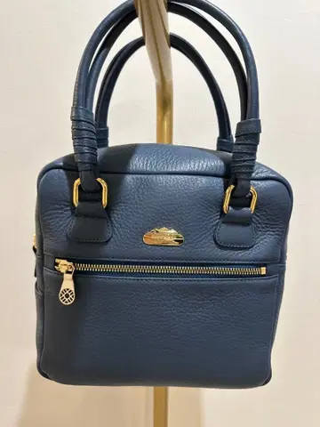 네이비 가죽 핸드백