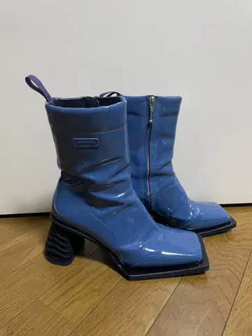 파란 러버 소재 부티