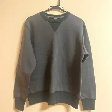 [ 미사용 ] BARNS OUTFITTERS 크루넥 맨투맨