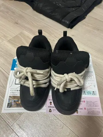 블랙 스니커즈 로프 신발끈 zara