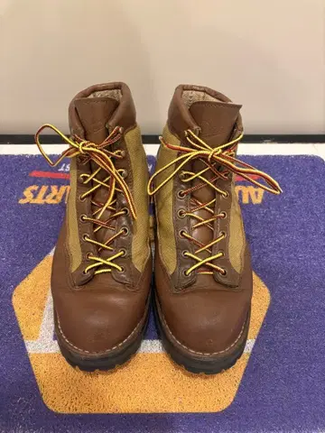 대너 라이트 US 8.5