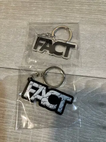 FACT 로고 키링 2개 세트