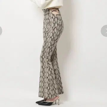 SPIRALGIRL 사이드 오픈 플레어 팬츠