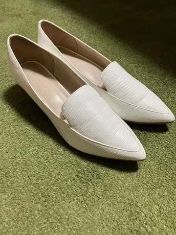 유나이티드 애로우즈 넘버링 펌프스