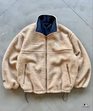 Perushu x MLB 콜라보 스탠드넥 리버서블 나일론 보아 블루종