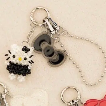 LOWRYS FARM Me% HELLO KITTY 비즈 키 참