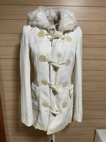 TRALALA 퍼 달린 더플 코트 화이트