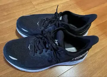 호카 클리프톤 8 러닝화 블랙