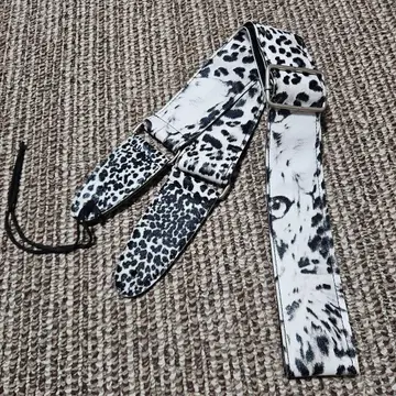 화이트 레오파드 무늬 스트랩 미사용품