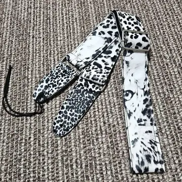 화이트 레오파드 무늬 스트랩 미사용품