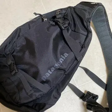 파타고니아 아톰 슬링 바디백 블랙 8리터