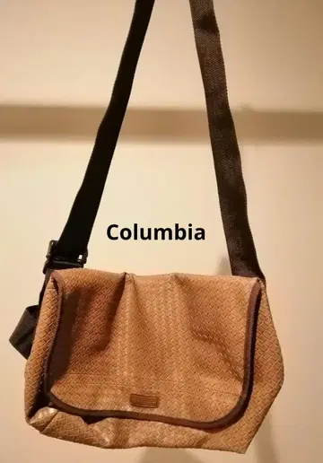 컬럼비아 브라운 메신저 백 뜨개질 디자인