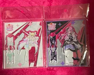 큐어즈 큔, 큐어 키스 이어지는 아크릴 스탠드