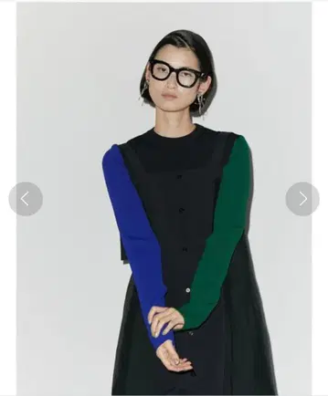 UN3D. 바이컬러 슬리브 니트 탑