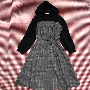 새상품급 axesfemm 블랙 후드 부착 체크 무늬 원피스