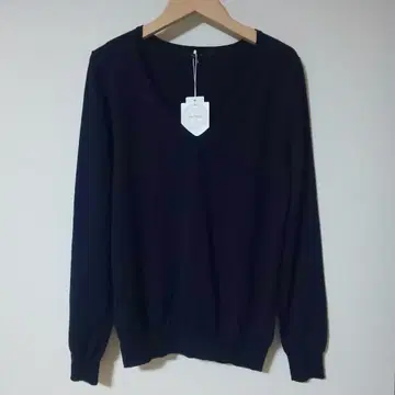 새상품 투모로우랜드 맥피 V넥 니트 네이비