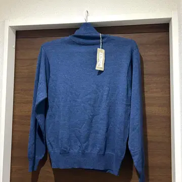 [ 미사용 새상품 ] 터틀넥 니트 네이비 이탈리아 실 정가 11,000엔