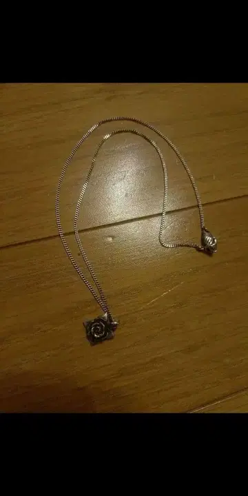 CLUCT 클럭 목걸이