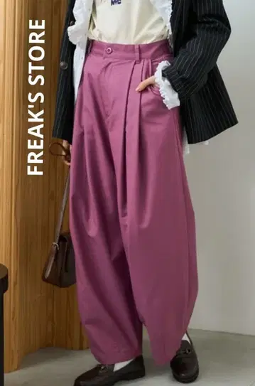 미사용 새상품 FREAK'S STORE 커브 실루엣 크라운 팬츠