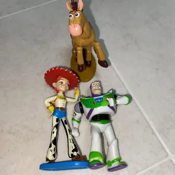 디즈니 피규어 세트 버즈 라이트이어 제시 우디