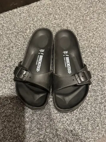 BIRKENSTOCK 마드리드 EVA 블랙 샌들 36