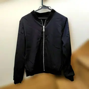 [ 미사용 ] 블랙 MA-1 스타일 자켓
