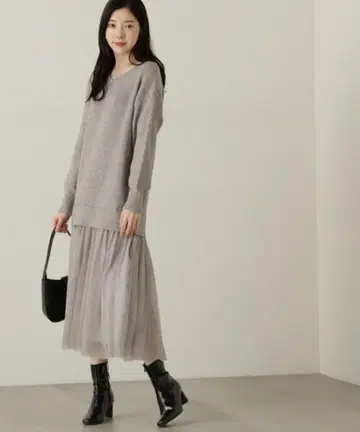 [ 미사용 ] 밑단 튤 롱 니트 원피스 프로포션 바디 드레싱