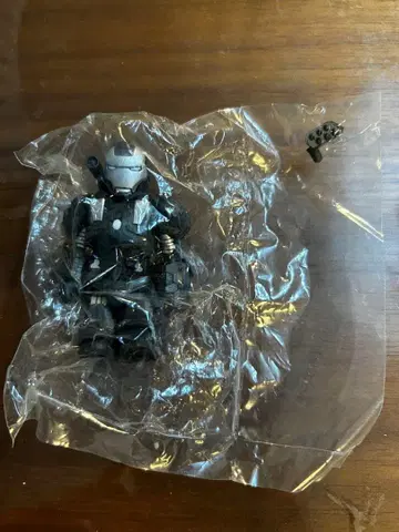 큐브릭 워 머신 아이언맨 2