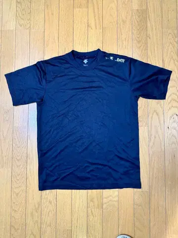 [ 새상품급 ] 데상트 블랙 T셔츠 O 사이즈