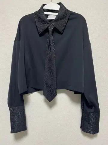 HARE 넥타이 숏 셔츠 블랙 자카드 모드