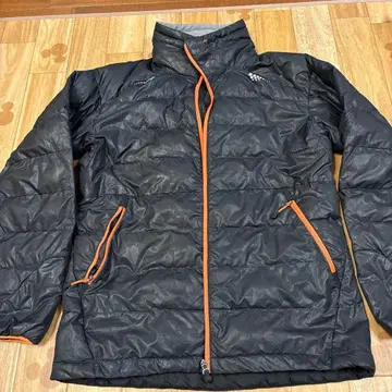 다운 자켓 블랙 오렌지 악센트