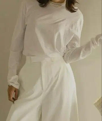 COUDRE 화이트 긴팔T셔츠 카네코 아야