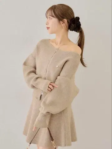 chico 지퍼 오프숄더 멜란지 니트 미니 스커트 셋업