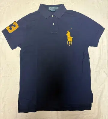 피케 셔츠 네이비 자수 디자인