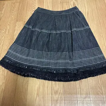 새상품급 TO BE CHIC 블랙 데님 플레어 스커트