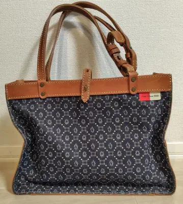 한 점뿐인 숄더백 료야 카렌 로쏘